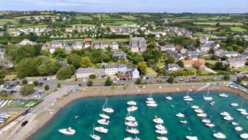 Фотография гостиницы Hôtel Restaurant Les Ormes, The Originals Relais (Relais du Silence)