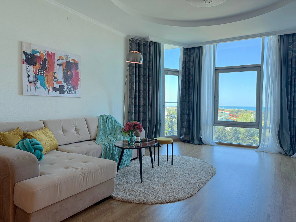 Фотография квартиры Апартаменты Двухкомнатные Аквамарин с видом на море и бассейном N403