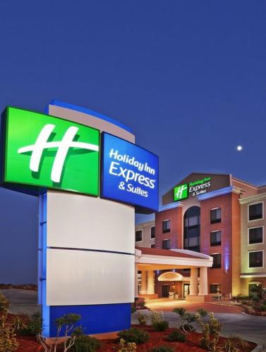 Фотография гостиницы Holiday Inn Express & Suites Charlotte North, an IHG Hotel