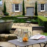 Фотография гостиницы The Red Feather Inn