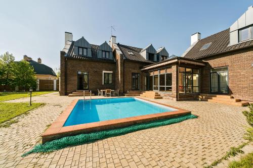 Фотографии гостевого дома
Лесное озеро