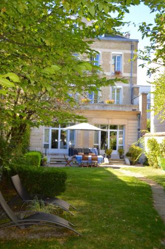 Фотография гостевого дома La Demeure des Sacres