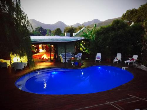 Фотография хостела Tube 'n Axe Boutique Backpackers and Hot Tubs