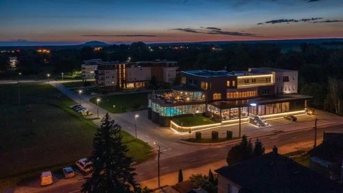 Фотография гостиницы Hotel Kristály