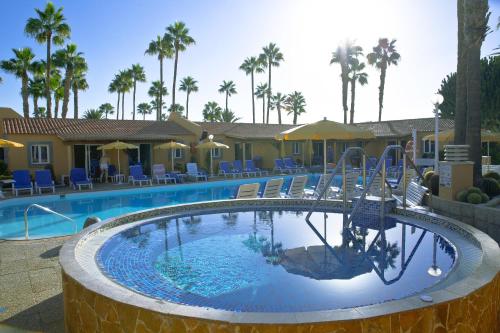 Фотография гостиницы Bungalows Los Almendros - Gay Exclusive