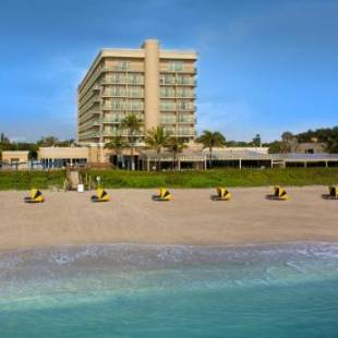 Фотографии гостиницы 
            Hilton Singer Island Oceanfront Palm Beaches Resort