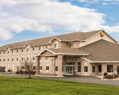 Фотография гостиницы Comfort Inn & Suites Dimondale