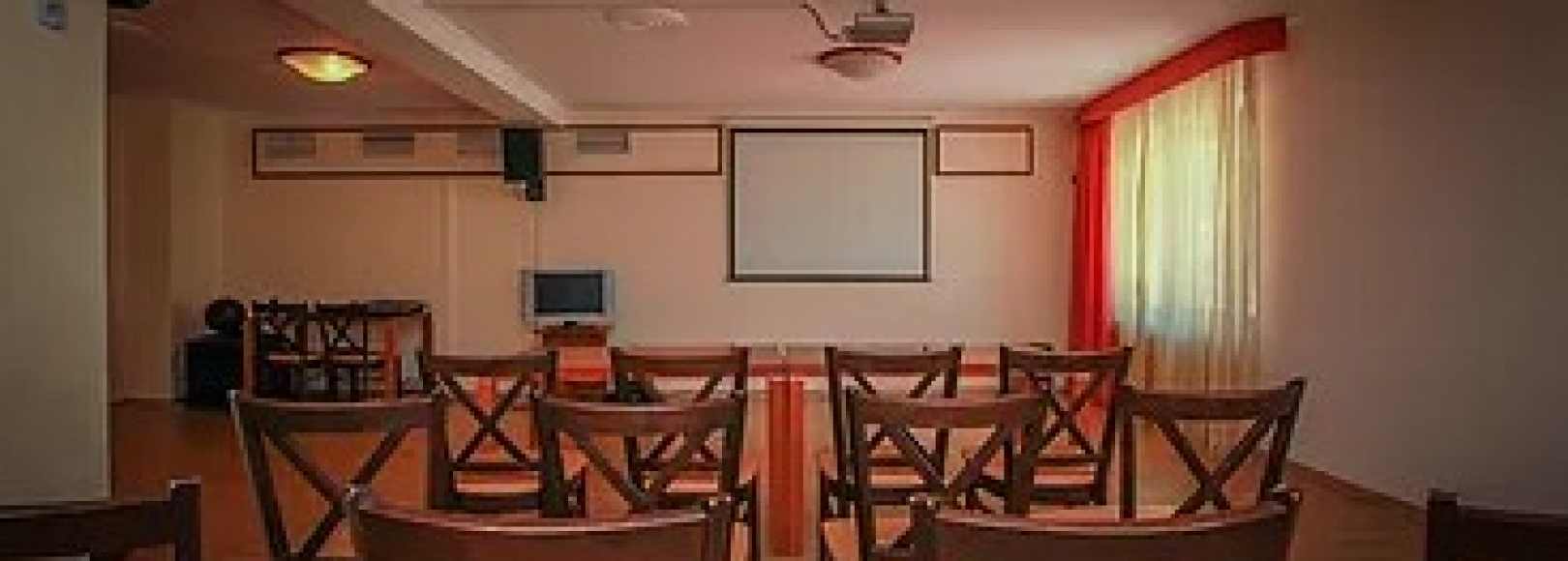 Фотография конференц-зала Генрих