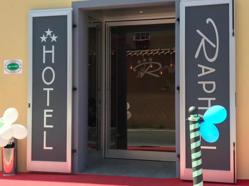 Фотография гостиницы Hotel Raphael