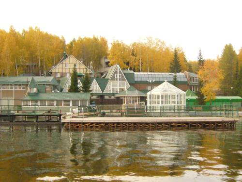 Фотография базы отдыха Загородный клуб Солнечный Берег