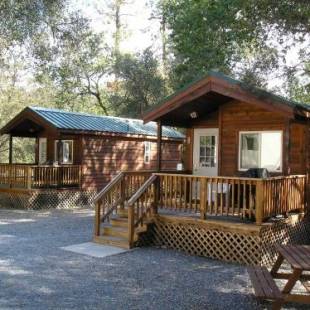 Фотографии базы отдыха 
            Ponderosa Camping Resort One-Bedroom Cabin 2