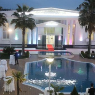 Фотография гостиницы Coli's Hotel