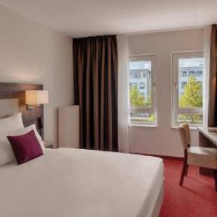 Фотографии гостиницы 
            Hotel Newton Karlsruhe