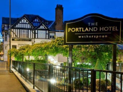 Фотографии гостиницы
The Portland Hotel Wetherspoon