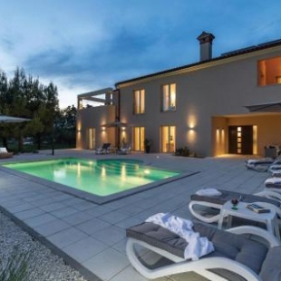 Фотография гостевого дома Stunning home in Vodnjan w/ Outdoor swimming pool, Sauna and 4 Bedrooms