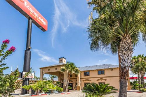 Фотография гостиницы Econo Lodge Inn & Suites Corpus Christi