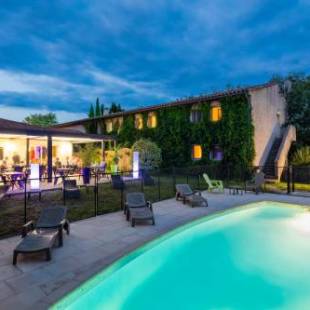 Фотографии гостиницы 
            Hôtel Clos Fleuri