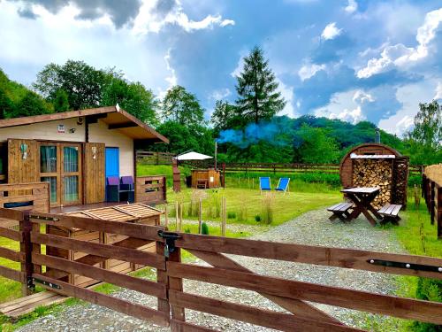 Фотографии гостевого дома
Bieszczadzka Osada Saunowisko-każdy dom z sauną i jacuzzi