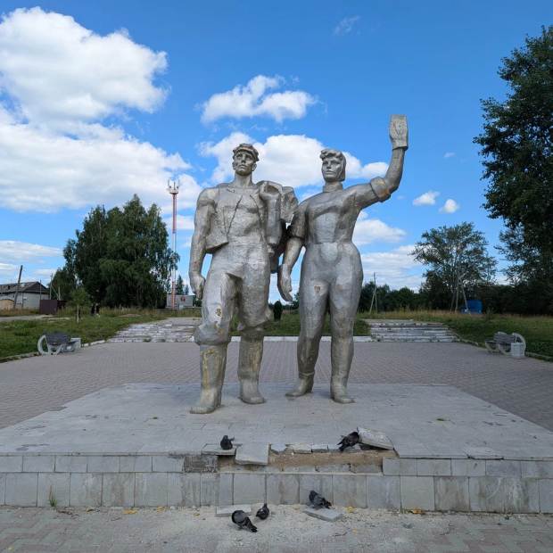 Фотография памятника Памятник Первостроителей