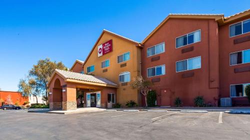 Фотография гостиницы Best Western Plus North Las Vegas Inn & Suites