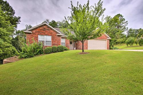 Фотографии гостевого дома
Modern Living in Bella Vista by MTB Trails!