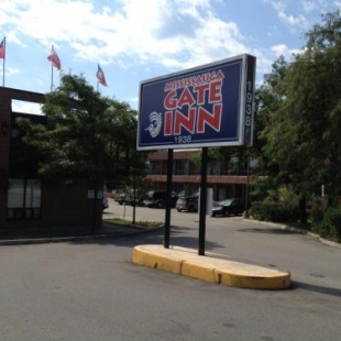 Фотография гостиницы Mississauga Gate Inn