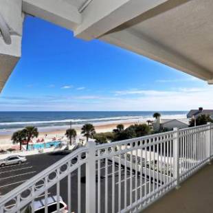 Фотографии гостиницы 
            Chateau Mar Beach Resort