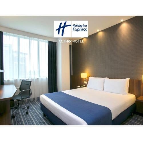 Фотография гостиницы Holiday Inn Express Amsterdam Arena Towers, an IHG Hotel