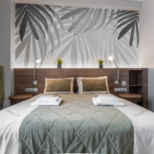 Фотография квартиры Апартаменты Дизайнерские с бассейном и морем вместимостью от 1 до 3 гостей от собственника