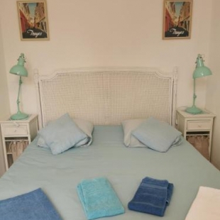 Фотография гостевого дома Le Chat De La Cathédrale - Calme - Jardin - Wifi