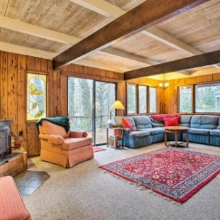 Фотография гостевого дома Unique Mountain Cottage with Views and Resort Access!