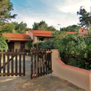 Фотографии гостевого дома
2 bedrooms house at Punta Tramontana 200 m away from the beach with sea view and enclosed garden