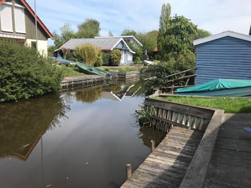Фотография гостевого дома Ferienhaus Heinkens Hoek mit eigenem Bootssteg
