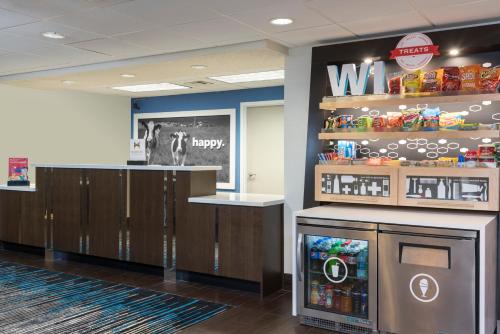 Фотография гостиницы Hampton Inn Milwaukee Northwest