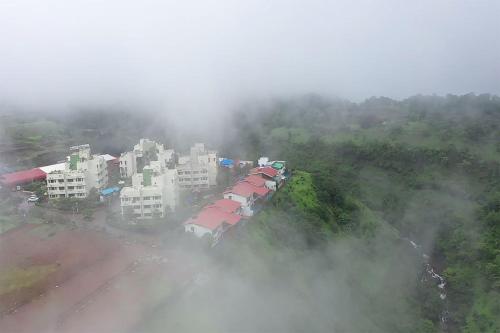 Фотография гостиницы Mystic Valley Spa Resort, Igatpuri