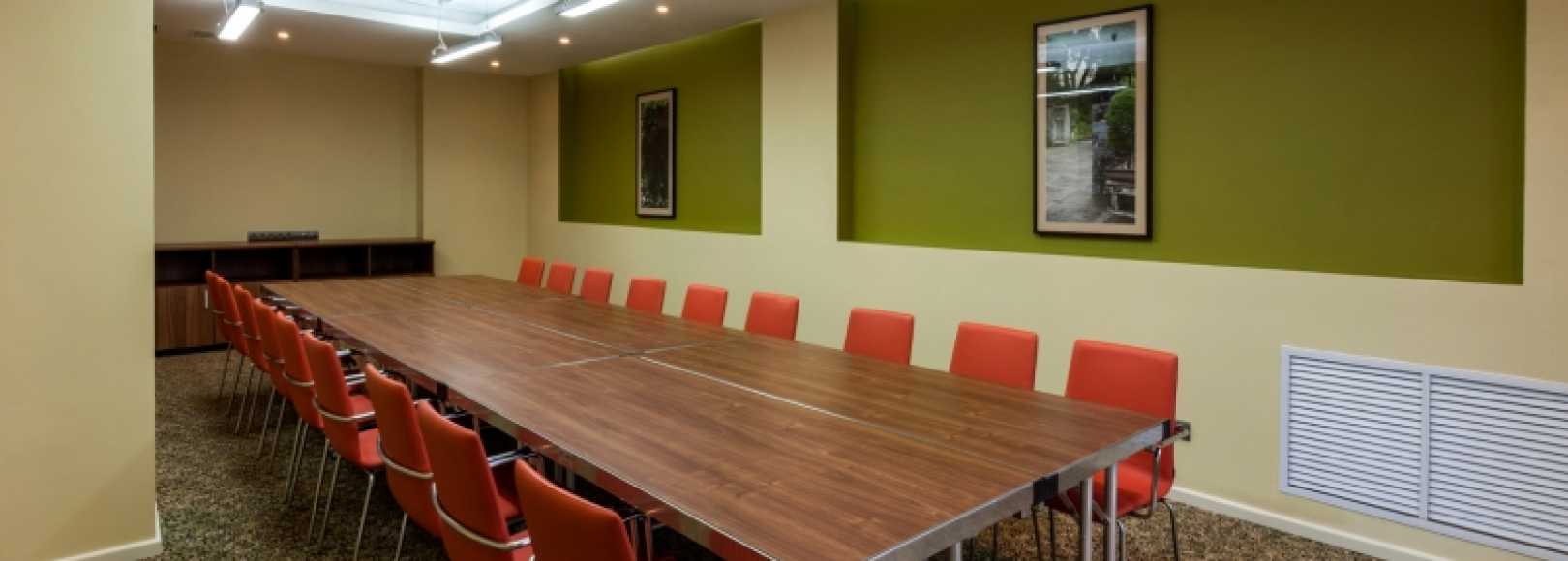 Фотография конференц-зала Рябина