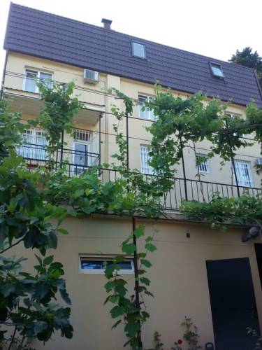 Фотография гостевого дома Семейный