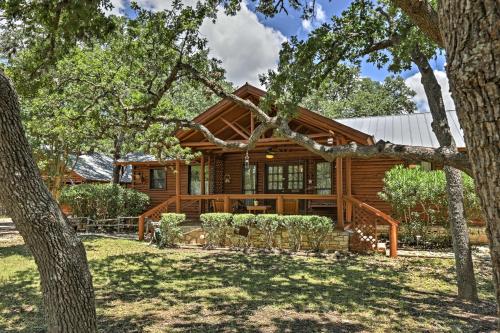 Фотография гостевого дома Rustic Canyon Lake Cabins with Hot Tub on about 3 Acres!