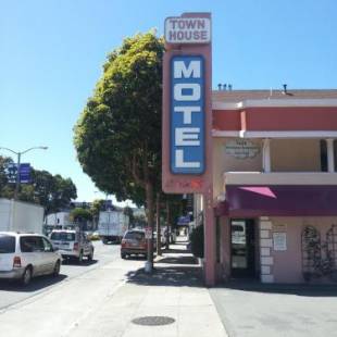 Фотографии мотеля
Town House Motel