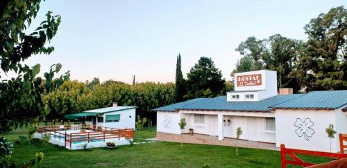 Фотографии гостевого дома 
            Hostal El Trébol - Tanti