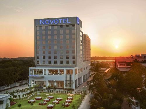 Фотография гостиницы Novotel Chennai Sipcot