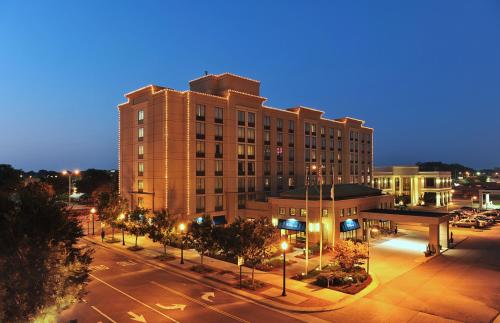 Фотография гостиницы Hilton Garden Inn Virginia Beach Town Center