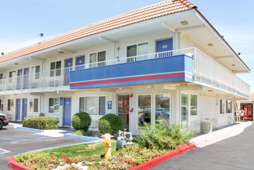 Фотография гостиницы Motel 6-Lancaster, CA