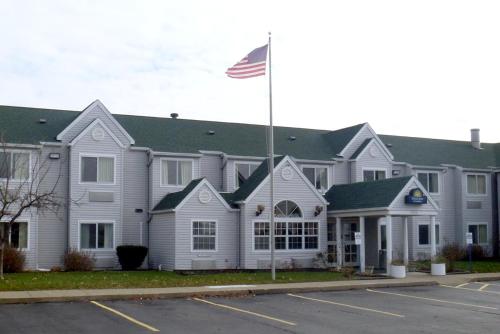 Фотография гостиницы Days Inn & Suites by Wyndham Boardman