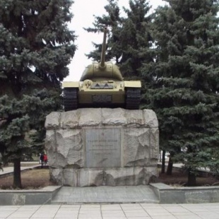 Фотография памятника Танк на пл. Советской