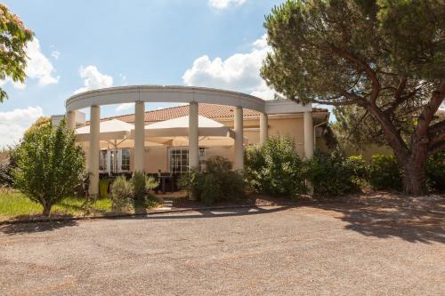 Фотография гостиницы The Originals City Hôtel Bordeaux Porte du Bassin