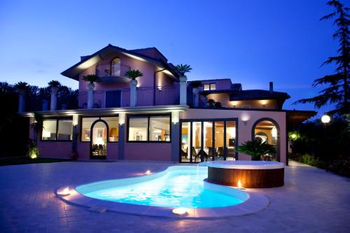 Фотография гостиницы Queen Hotel