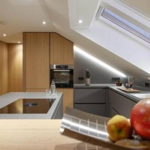 Фотографии апарт отеля 
            Toploft Serviced Apartments