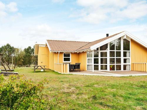Фотографии гостевого дома
Four-Bedroom Holiday home in Fanø 3