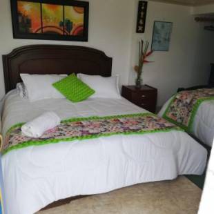 Фотографии мини отеля
Hotel Las 3 Palmas